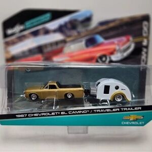 Maisto 1967 Chevrolet El Camino & Trailer Diecast Model 1:64